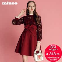 MIUCO女装2018秋冬新款韩版修身收腰蝴蝶结系带拼接蕾丝连衣裙图片