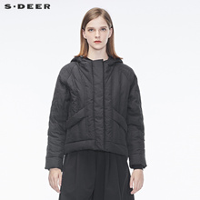 sdeer圣迪奥女装酷黑休闲个性贴袋暗门襟设计连帽羽绒服S18482406图片
