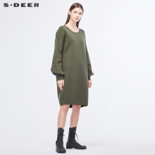 sdeer圣迪奥2018冬装军绿灯笼袖落肩套头长款毛衣针织衫S17463584图片