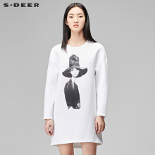 sdeer圣迪奥唯美素白人物印花套头圆领中长款T恤S17480229图片