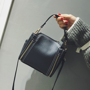 韩版简约单肩水桶女包