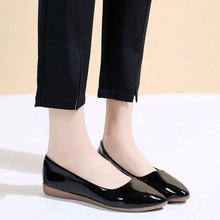 春季平底单鞋女2019新款春鞋尖头软底韩版黑色漆皮百搭豆豆鞋瓢鞋