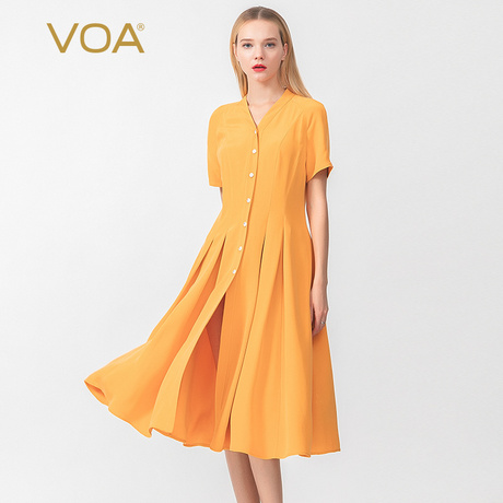 VOA40姆米重磅真丝橙白双色鸡心领连肩短袖挺括衬衫式百褶连衣裙商品大图