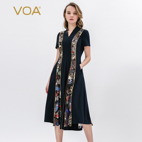 VOA36姆米藏青色真丝重磅蝴蝶印花拼贴尖角领插袋微弹垂坠连衣裙商品大图