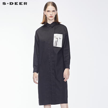 sdeer圣迪奥女装简约方领抽象印胶字母暗门襟长款衬衫S18480554商品大图