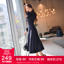 粉红大布娃娃秋冬2018新款气质优雅淑女修身镂空中长款针织连衣裙图片