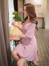 粉红大布娃娃秋装女2018新款莫兰迪粉色V领灯笼袖收腰连衣裙A字裙图片