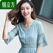 V领花边连衣裙女2018夏季新款棉立方气质清新短袖流苏冷淡风裙子图片