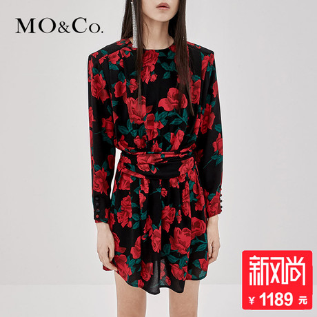 MOCO2018秋季新品圆领玫瑰花垫肩连衣裙MA183DRS103 摩安珂商品大图
