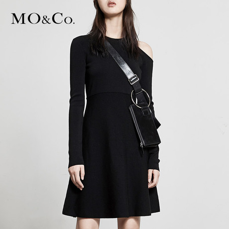 MOCO2018春季新品收腰圆领一件式露肩连衣裙MT181DRS301 摩安珂商品大图