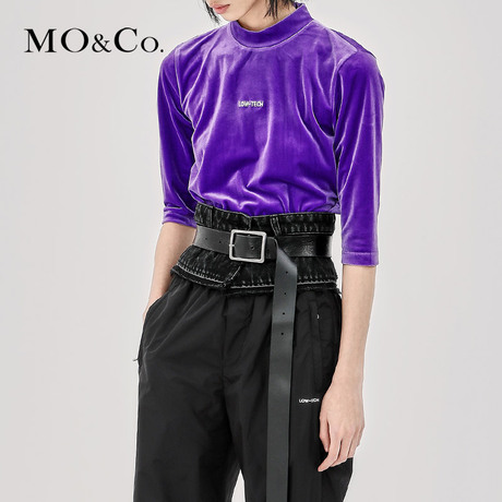 MOCO2018秋季新品字母刺绣丝绒露背上衣MA183TOP202 摩安珂商品大图