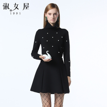 淑女屋2018年冬季新款高领黑底白珍珠修身柔软微弹套头毛衣图片