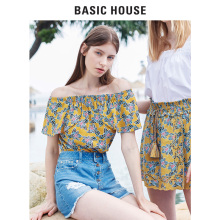 Basic House/百家好2018夏季新款一字领荷叶边碎花衬衫女HSBL324F图片