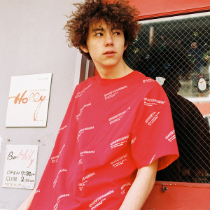 宽松红色男女情侣装嘻哈T恤