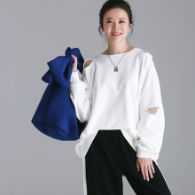 米可可 R8073 文艺大码圆领破洞后背大字母落肩袖卫衣女 2018秋图片