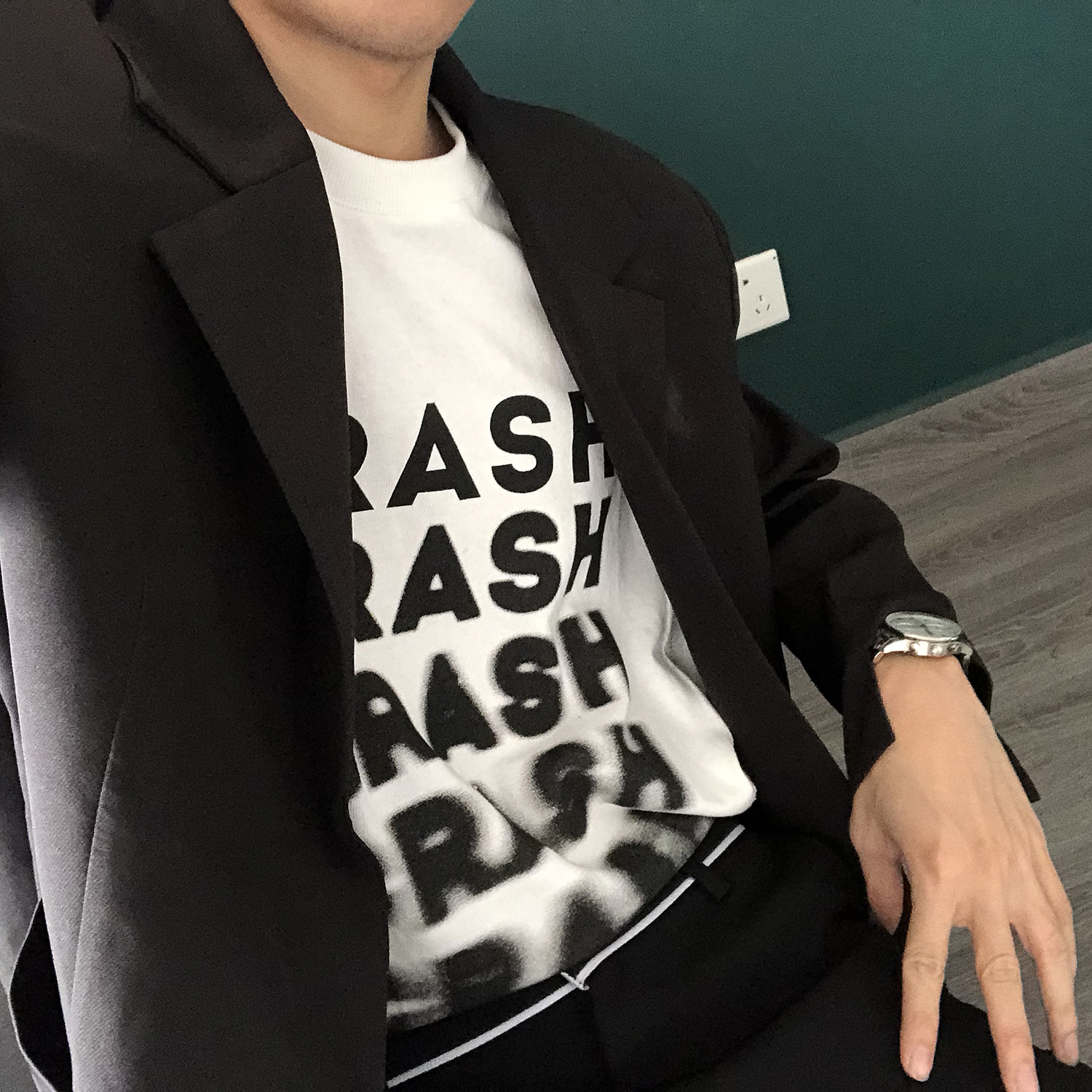 绥中县建行信用卡逾期还款后果【加▲威信Q同