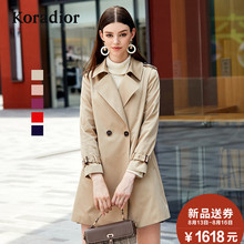 Koradior/珂莱蒂尔品牌女装2018秋装新款卡其色修身时尚风衣外套图片