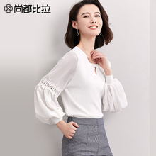 尚都比拉2018新款秋装拼接雪纺镂空花灯笼袖简约纯色套头毛针织衫图片