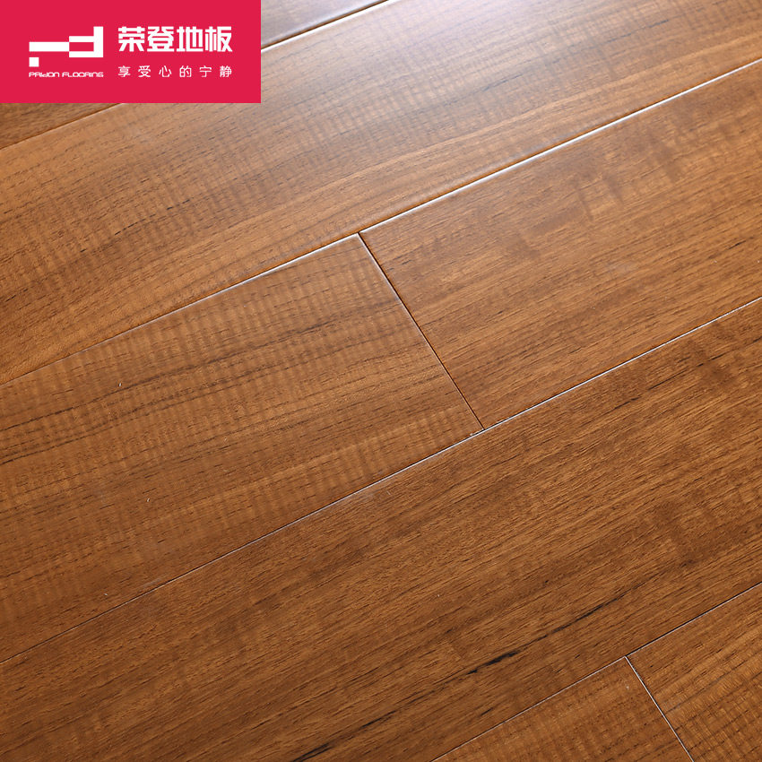 �ٵ�ʵľ���϶��ذ��ɫ����