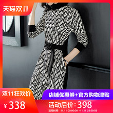 隆缘裳女秋装2018新款韩版时尚气质收腰显瘦字母中长款连衣裙3198图片