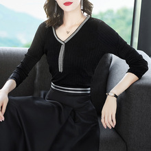 隆缘裳2018新款简约条纹长袖T恤女装修身百搭V领显瘦上衣秋季1720图片