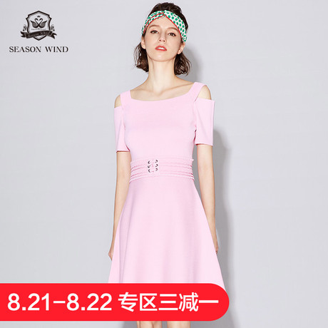 季候风2018夏季商场同款休闲百搭一字领短袖针织露肩连衣裙女夏商品大图