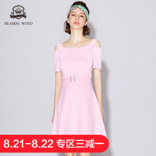 季候风2018夏季商场同款休闲百搭一字领短袖针织露肩连衣裙女夏图片
