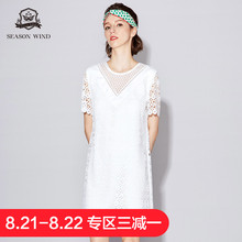 季候风2018夏季商场同款圆领甜美蕾丝拼接短袖连衣裙女夏图片