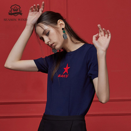 季候风2018秋季新品时尚圆领修身套头星星印花短袖针织衫女商品大图