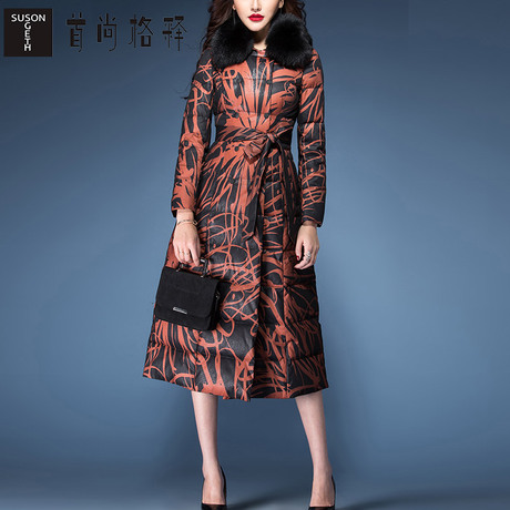 首尚格释2018冬装新款女装修身可拆卸毛领印花中长款羽绒服商品大图