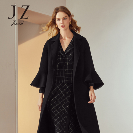 JUZUI/玖姿女装2018新款羊毛混纺睫毛边喇叭袖羊毛大衣女冬过膝商品大图