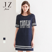JUZUI/玖姿旗舰店2018夏装新款字母印花蕾丝镂空直筒连衣裙图片