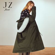 JUZUI/玖姿女装2018冬狐狸大毛领连帽贴布白鸭绒羽绒服厚外套过膝图片