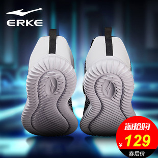 女运动鞋怎么穿好看_女运动鞋如何搭配_今年