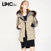 LINC金羽杰冬新品街头印花拼接口袋貉子毛领羽绒服女短款7450906图片