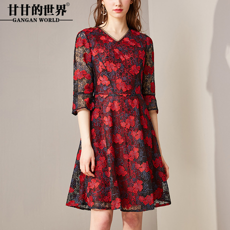 蕾丝连衣裙2018中长款甘甘的世界春装新品喇叭袖V领A摆显瘦连衣裙商品大图