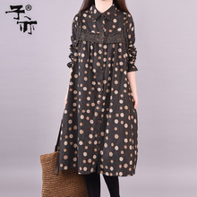 子亦2019春装新品 时尚印花休闲潮流单排扣长袖宽松连衣裙女