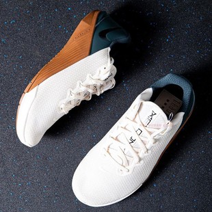 NIKE 综合训练鞋，室内健身鞋