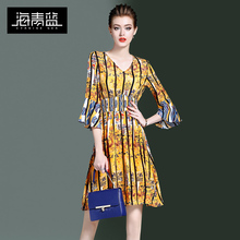 海青蓝2018夏季新款女装时尚欧美喇叭袖印花收腰修身连衣裙03051图片