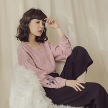 桔熊秋冬装纯色磨毛衫刺绣花长袖上衣宽松衬衫女大码AB8675图片