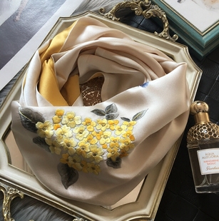 真丝围巾 真丝围巾怎么围好看 真丝围巾的各种围法