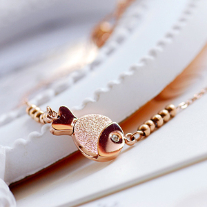 镀玫瑰金磨砂小鱼项链