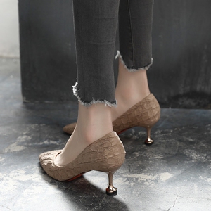 韩版浅口百搭尖头猫跟鞋