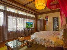 丽江景兮阁客栈风情圆床房