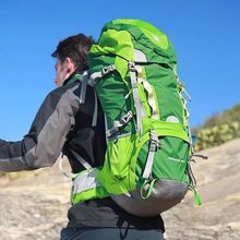 探路者男女通用耐磨防雨60升大容量徒步登山双肩背包ZEBE90890