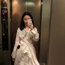 MIDDLETONE | 贝壳光泽感发光衬衫 不规则交叉设计上衣女长袖