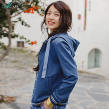 茵曼旗舰店女装2018春装新款连帽条纹拼接休闲百搭短卫衣外套女图片