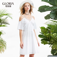 GLORIA/歌莉娅女装2018年夏季款露肩拼花边连衣裙184E4A020图片