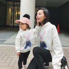 辰辰妈亲子装卫衣秋冬装婴儿母女装潮女童兔兔连帽中长款宽松卫衣