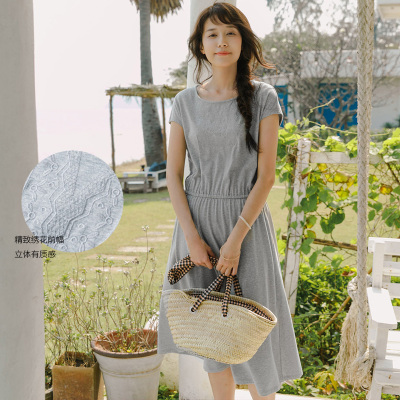 茵曼夏棉质圆领绣花松紧腰显瘦包袖短袖连衣裙夏中长裙1882103002